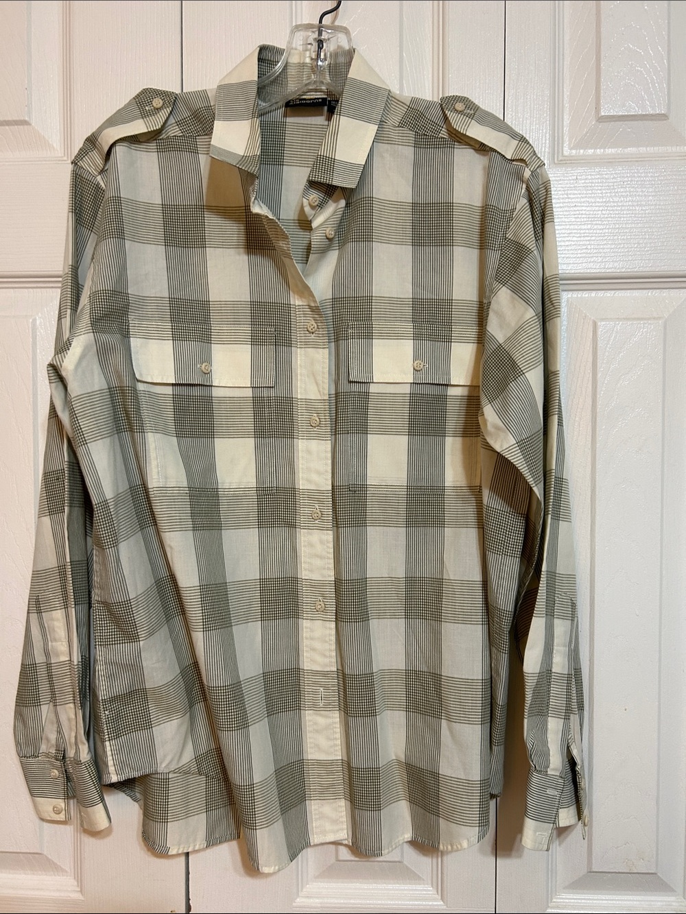 Womeny Classic Button-Up Plaid Shirt - Cream & Olive